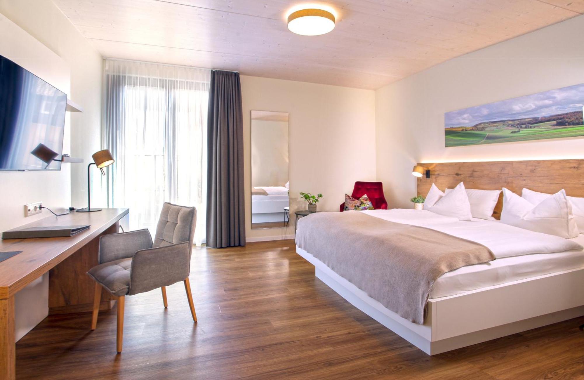 Lutz Ug Hotel *